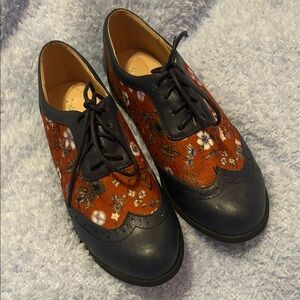 Daisy Black and Orange Floral Women's Loafers